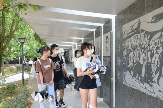 诸侯快讯ok1122学生第二党支部组织参观浙大西迁纪念广场